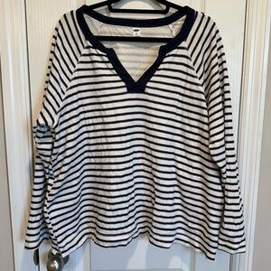 Old Navy Striped Top
XXL